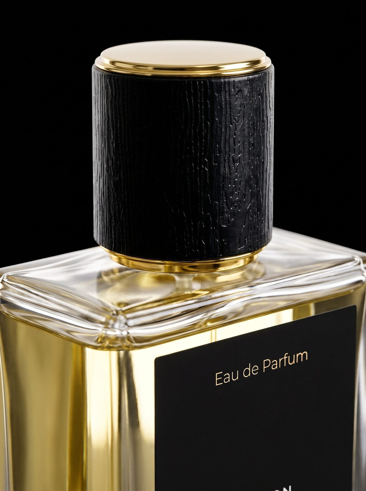 Maison d'Esteban No. 55 — capacul de lemn negru, în detaliu